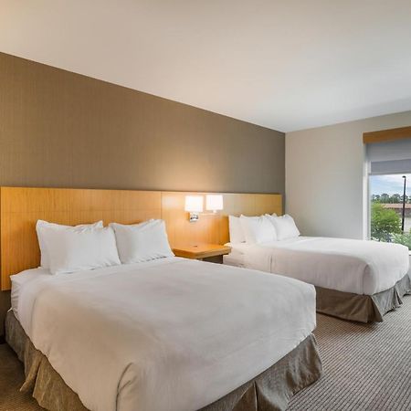Hyatt Place Hampton Convention Center Экстерьер фото