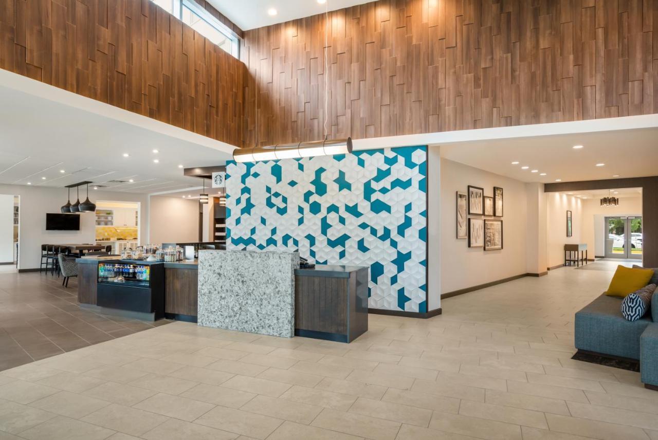 Hyatt Place Hampton Convention Center Экстерьер фото