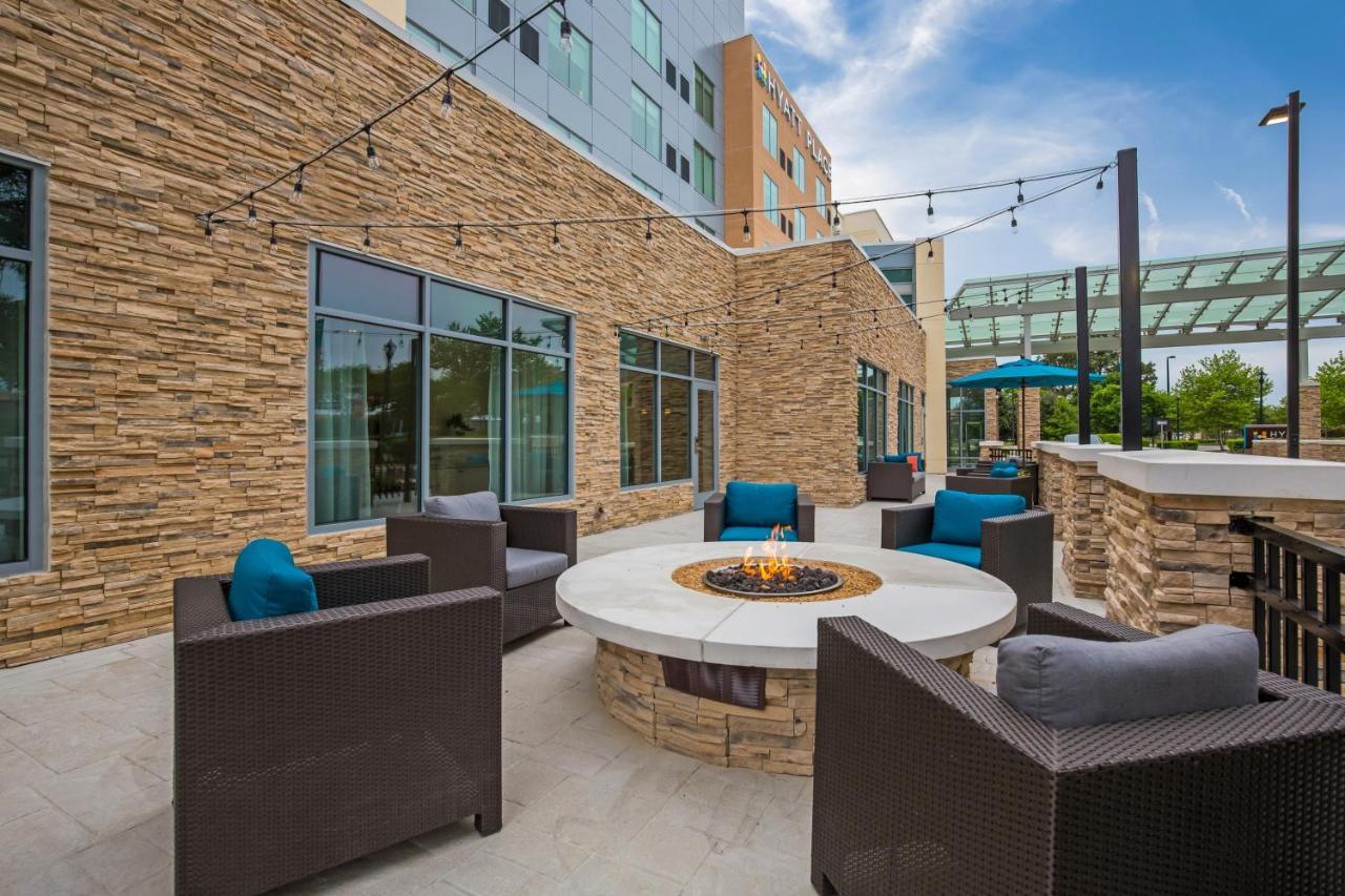 Hyatt Place Hampton Convention Center Экстерьер фото