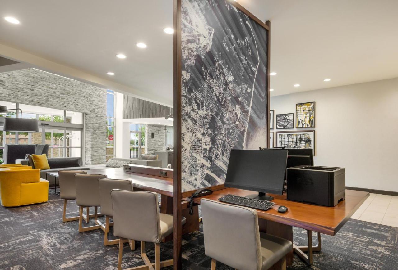 Hyatt Place Hampton Convention Center Экстерьер фото