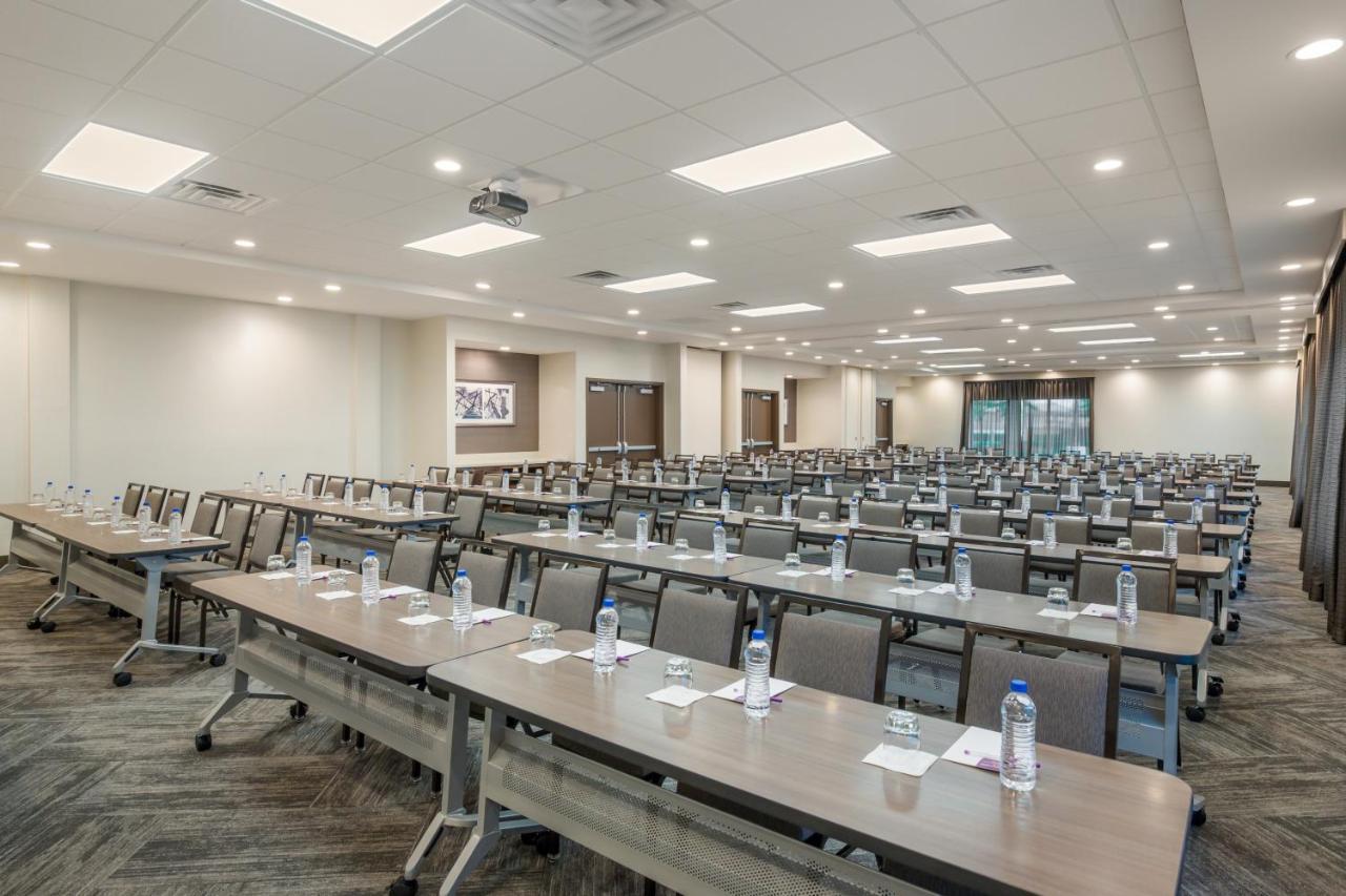 Hyatt Place Hampton Convention Center Экстерьер фото