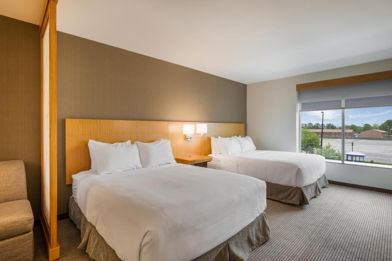 Hyatt Place Hampton Convention Center Экстерьер фото