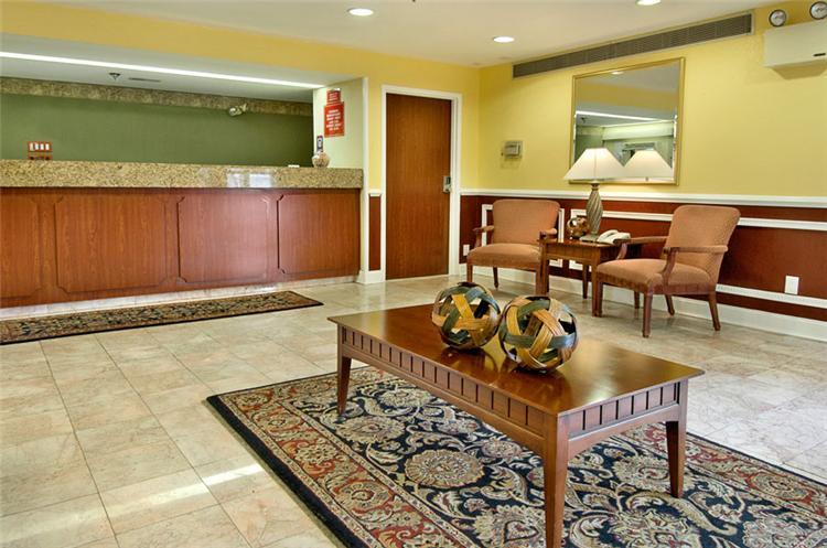 Hyatt Place Hampton Convention Center Интерьер фото